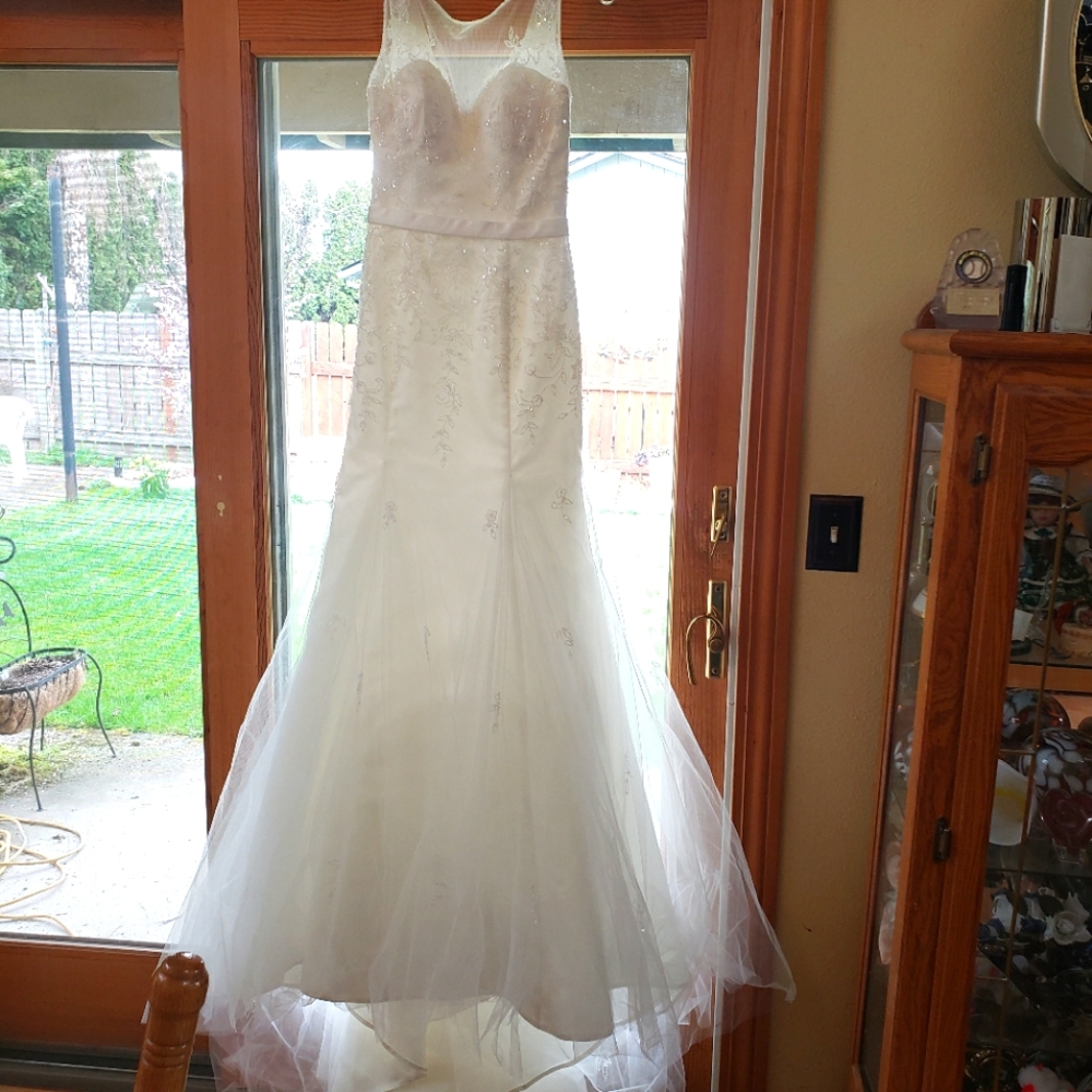 Size 6 Wedding Gown